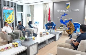 Gubernur Sulawesi Tengah, Anwar Hafid, menerima silaturahmi Ketua Kadin Sulawesi Tengah terpilih periode 2026–2031, Gufron Ahmad, di ruang kerja gubernur, Senin (29/6/2026). Pertemuan membahas penguatan sinergi pemerintah dan dunia usaha dalam mempercepat investasi, ekspor, serta mendorong pertumbuhan ekonomi Sulawesi Tengah.